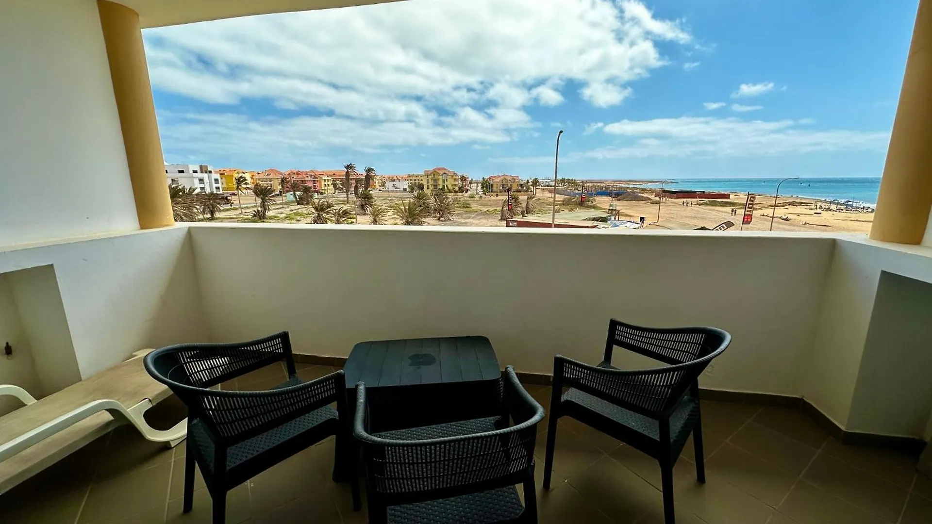 Apartment Leme Bedje - By Bobbywashere Santa Maria