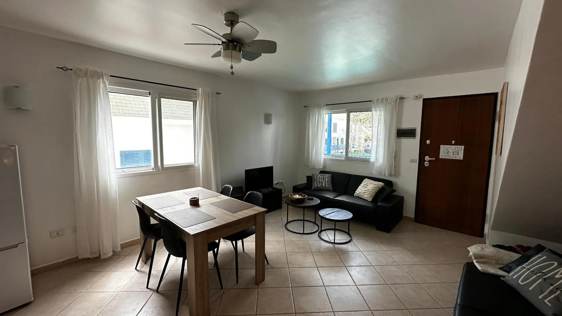 Leme Bedje - By Bobbywashere Santa Maria Apartment